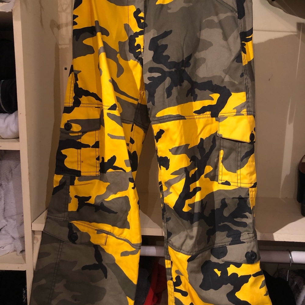 Camo yellow cargo pants